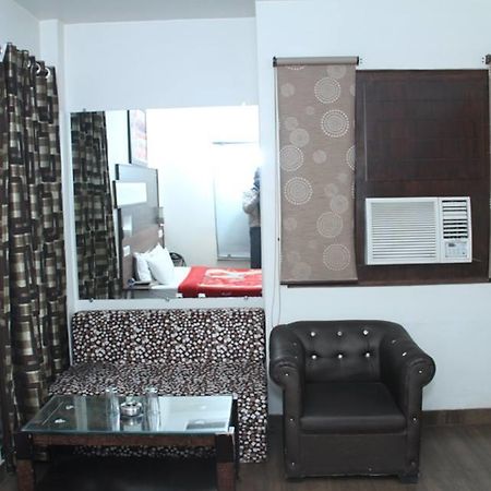 Dreamz Suites New Delhi Exteriör bild