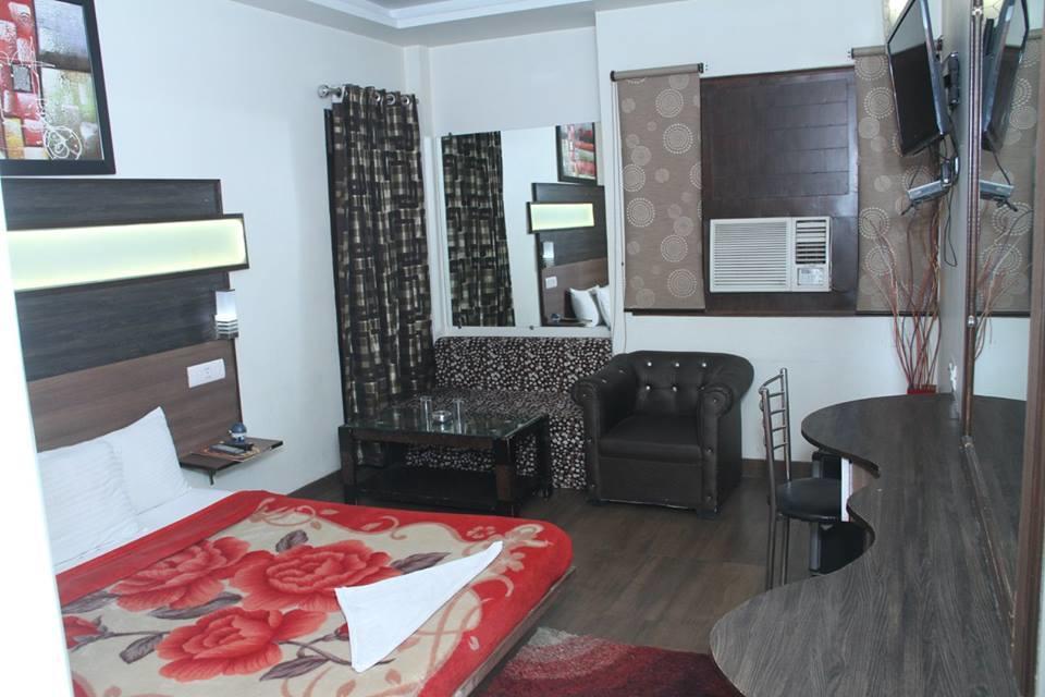 Dreamz Suites New Delhi Exteriör bild